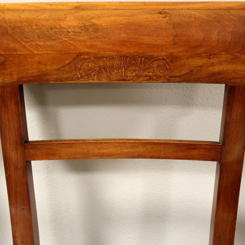 Ensemble ancien de 4 chaises en noyer marqueté 19ème siècle