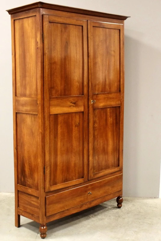 Buffet ancien Louis Philippe en noyer 19ème siècle