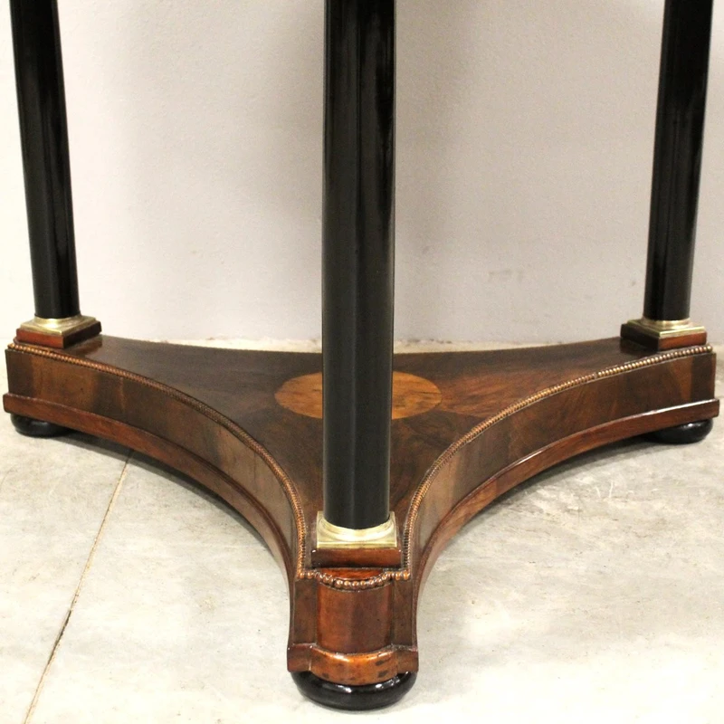 Ancienne table Empire en noyer marqueté 19ème siècle
