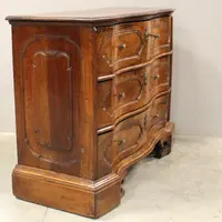 Commode ancienne en noyer 17ème siècle