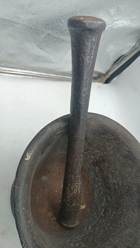 LARGE IRON MORTAR TUSCAN AREA XVIII CENTURY