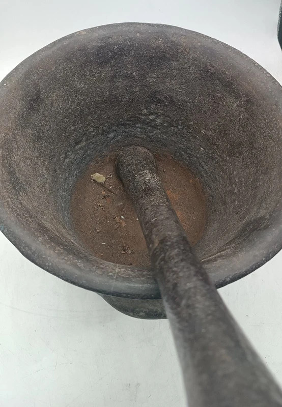 LARGE IRON MORTAR TUSCAN AREA XVIII CENTURY