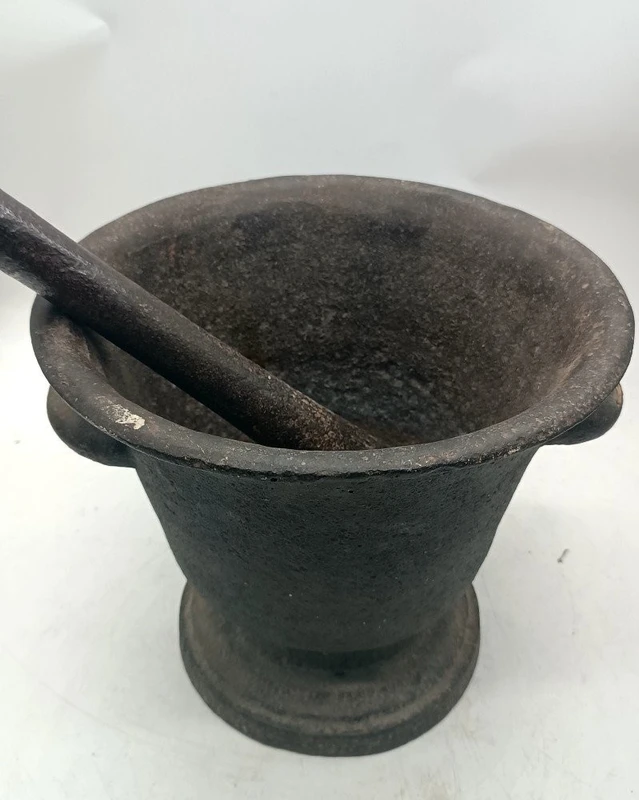 LARGE IRON MORTAR TUSCAN AREA XVIII CENTURY