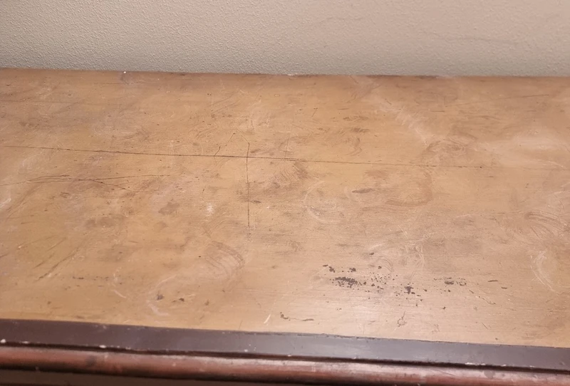 Vetrina Piemontese fine 700 laccata avorio con cornicione in mecca argento