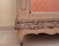 Vetrina Piemontese fine 700 laccata avorio con cornicione in mecca argento