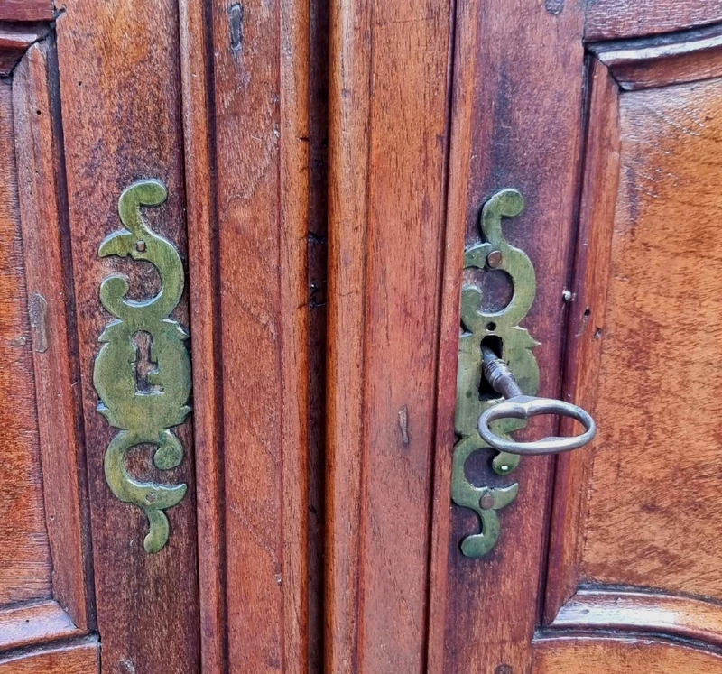 Armadio in quercia del 700 Occitaine