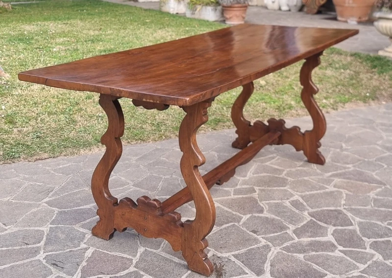 Tavolo fratino del ‘700 in legno di noce Toscana