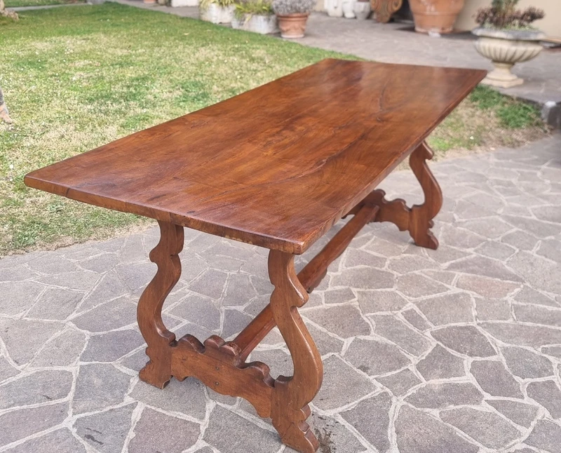 Tavolo fratino del ‘700 in legno di noce Toscana