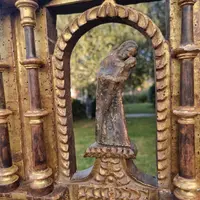 Lit en noyer doré du XVIIe siècle provenant d'un palais noble de Sardaigne