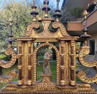 Lit en noyer doré du XVIIe siècle provenant d'un palais noble de Sardaigne