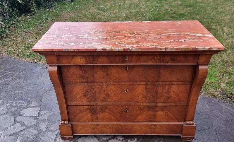 Coppia di cassettoni in noce Primo Impero 1810 con marmo Iran