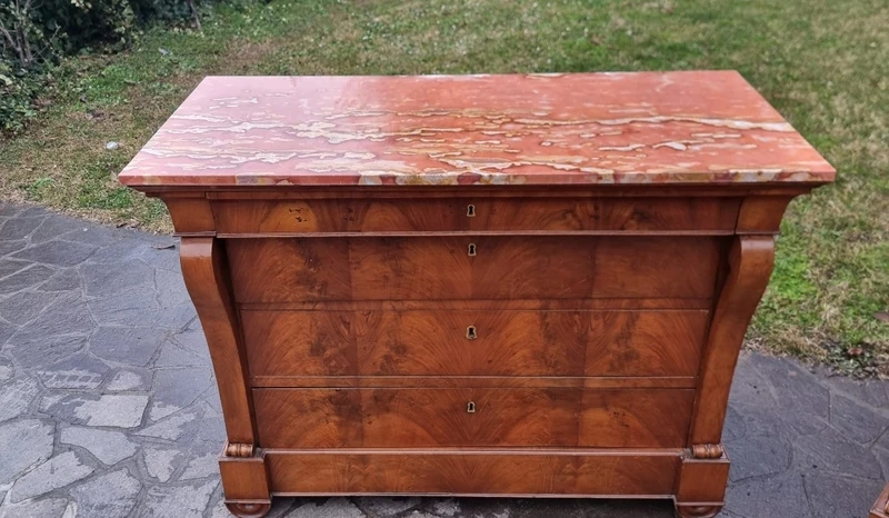 Coppia di cassettoni in noce Primo Impero 1810 con marmo Iran