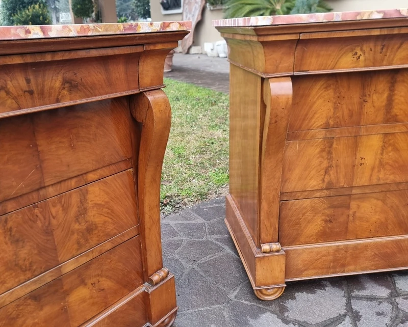 Coppia di cassettoni in noce Primo Impero 1810 con marmo Iran