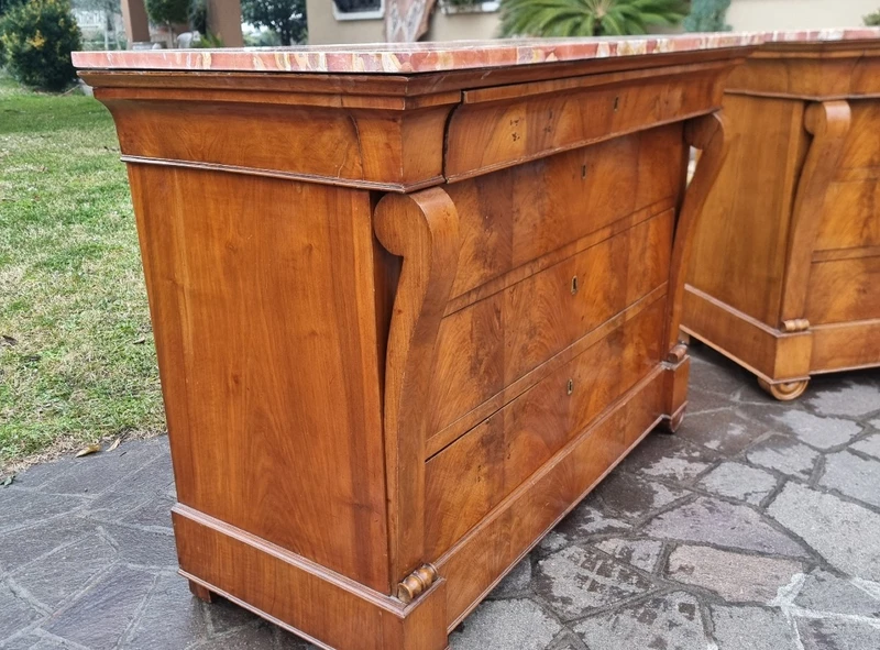 Coppia di cassettoni in noce Primo Impero 1810 con marmo Iran