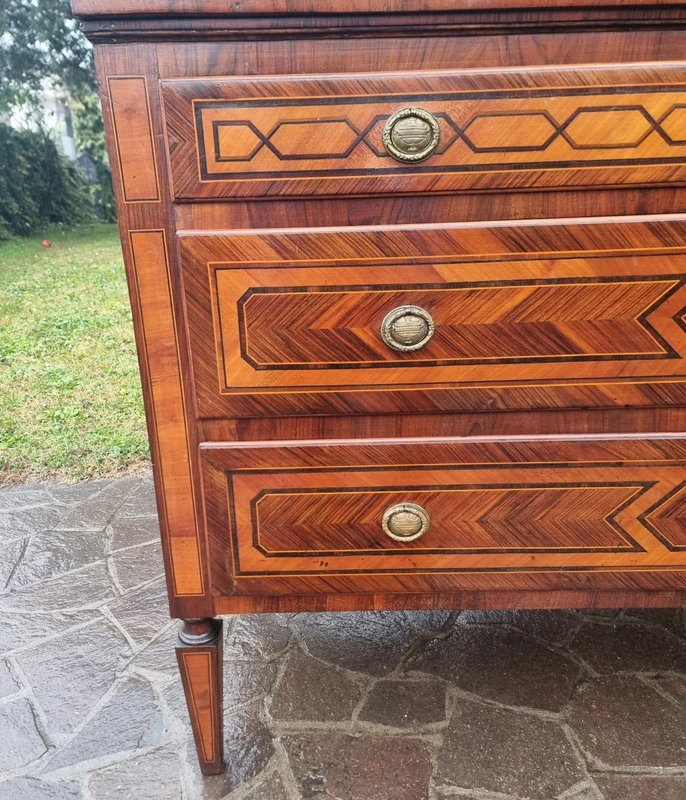 Cassettone Emiliano del ’700 Luigi XVI