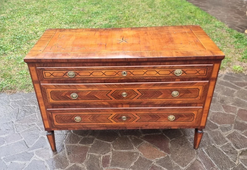 Cassettone Emiliano del ’700 Luigi XVI