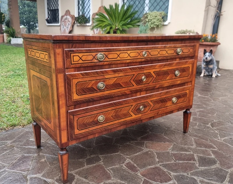 Cassettone Emiliano del ’700 Luigi XVI