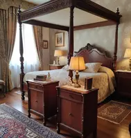 Coppia di Comodini 800 in Noce Lombardi – Eleganza Autentica d’Epoca