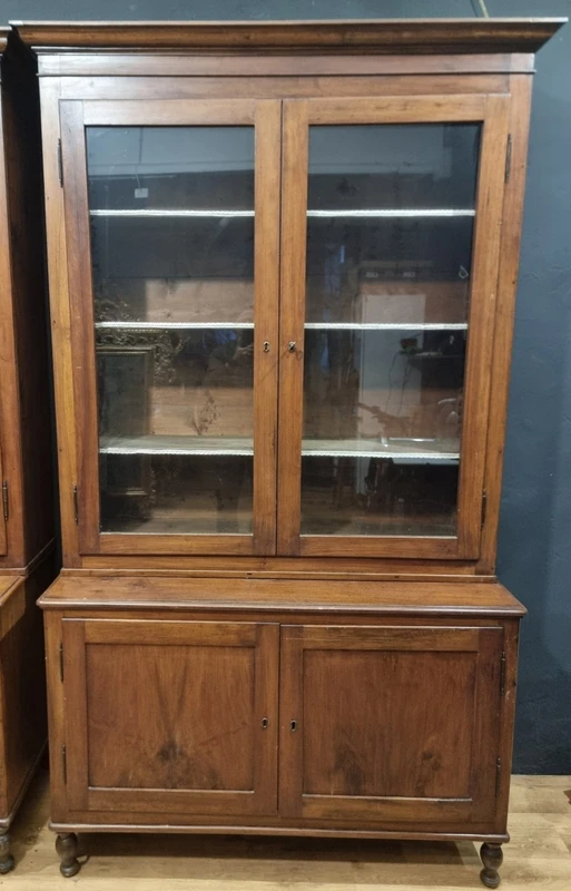 Coppia di credenze librerie in noce 1840 alta qualità