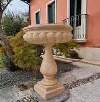 Coppia di acquasantiere del 900 in marmo rosa di Verona