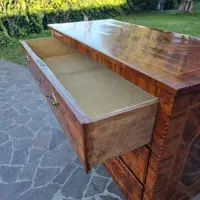 Cassettone Modenese del 700 Luigi XVI in noce con diverse essenze ed intarsi