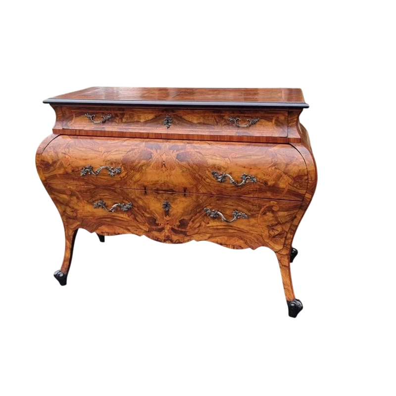 Commode lombarde de style Louis XV de la fin du XIXe siècle
