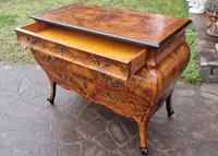 Commode lombarde de style Louis XV de la fin du XIXe siècle