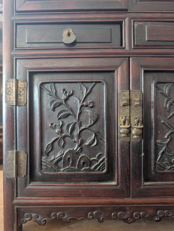 Small Chinese carved wooden cabinet - China, mid-19th century
