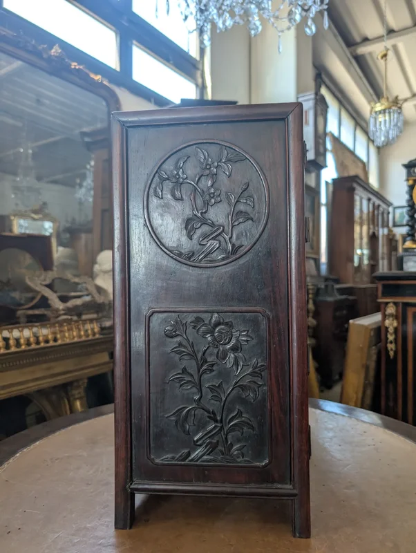 Small Chinese carved wooden cabinet - China, mid-19th century