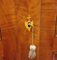 Biedermeier 1820s ash-root cabinet.