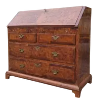 Rabat en noyer et loupe d'orme anglais du 18e siècle