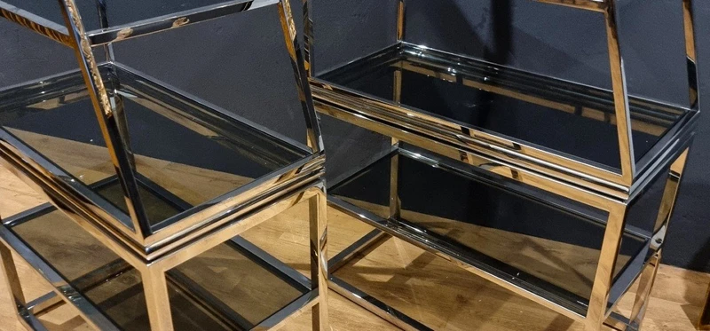 Élégante étagère vintage en acier chromé : style et fonctionnalité