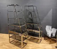 Élégante étagère vintage en acier chromé : style et fonctionnalité