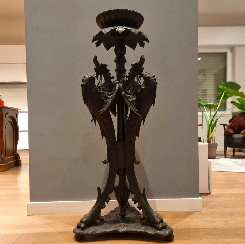 Tavolino da Appoggio in Legno Ebanizzato con Draghi: Un Tesoro dell'800