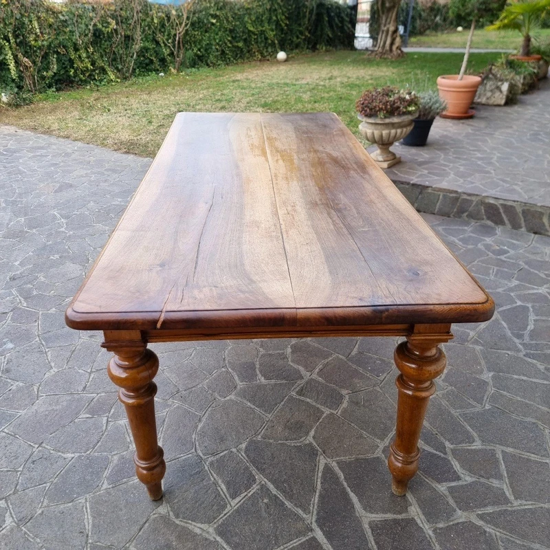 Table en noyer des années 1800 avec couvercle à deux axes