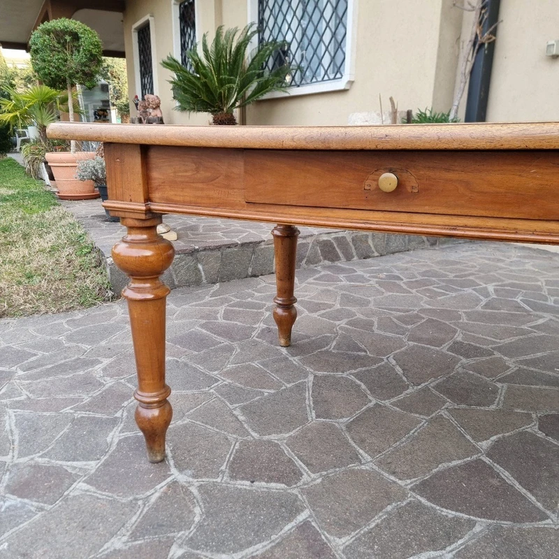 Table en noyer des années 1800 avec couvercle à deux axes