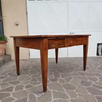 Table à écrire en noyer du XVIIIe siècle