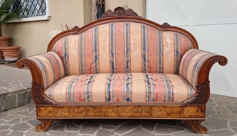 The Timeless Elegance of an 1800s Venetian Sofa in Walnut