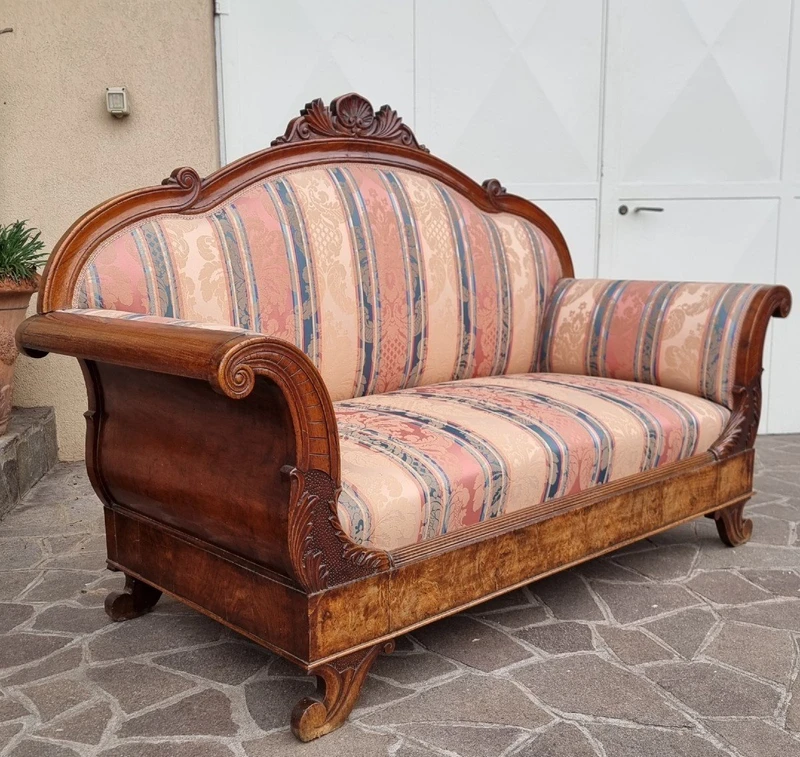 The Timeless Elegance of an 1800s Venetian Sofa in Walnut