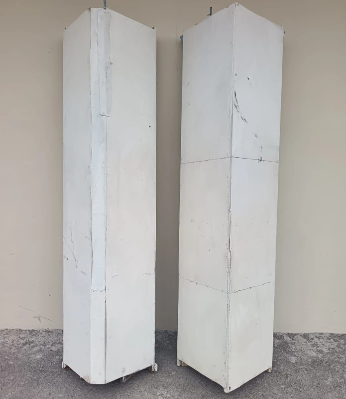 Coppia di Angoliere Lignee del 1850 da Palazzo Nobiliare con 4 Dipinti Hayez