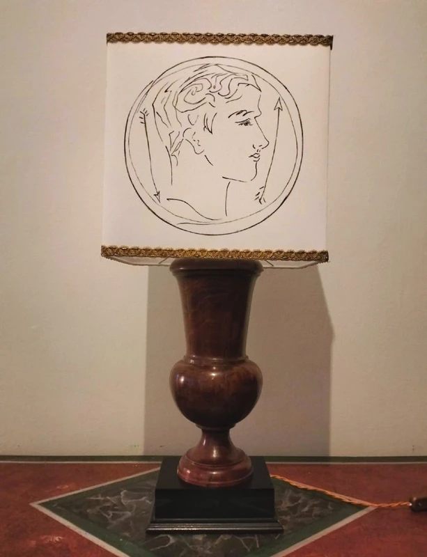 Lampada da tavolo del 900 da scultura lignea del 700