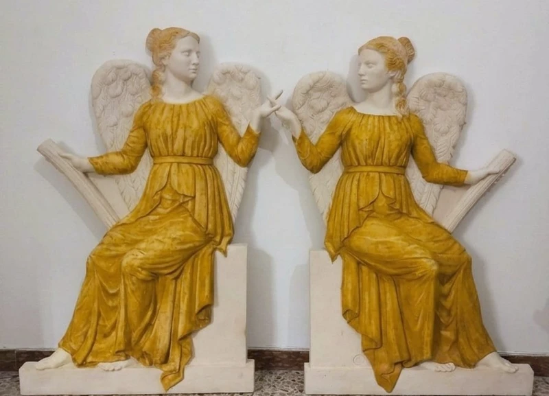 Coppia di angeli anni 60 in vetroresina dal teatro Galli Rimini