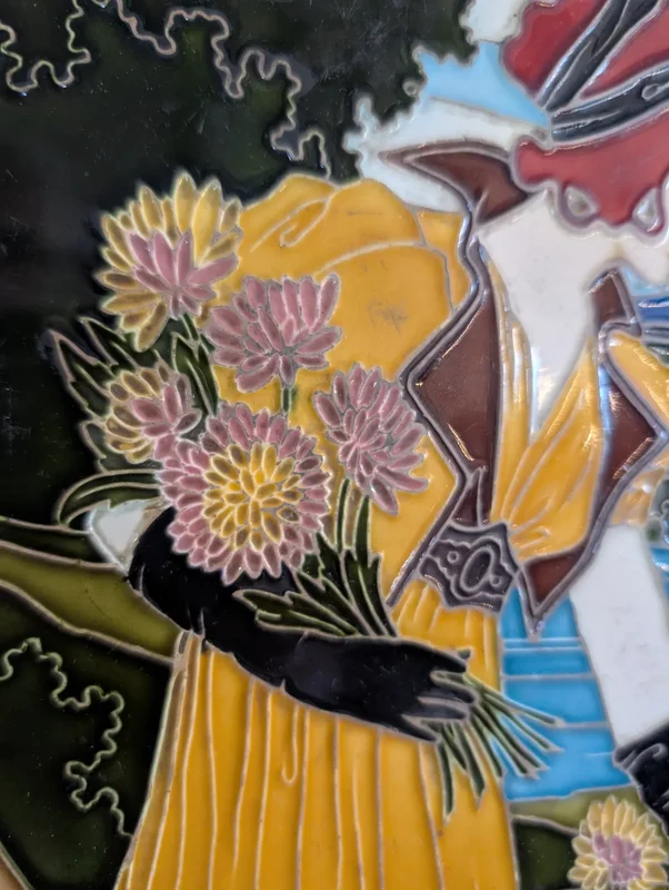 Art Nouveau decorative plate - Polychrome ceramic in relief