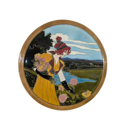 Art Nouveau decorative plate - Polychrome ceramic in relief
