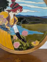 Art Nouveau decorative plate - Polychrome ceramic in relief
