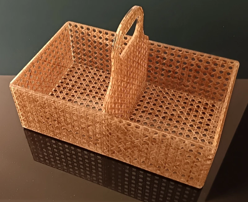 Icona di stile anni '70: il fascino trasparente del "Cannage"