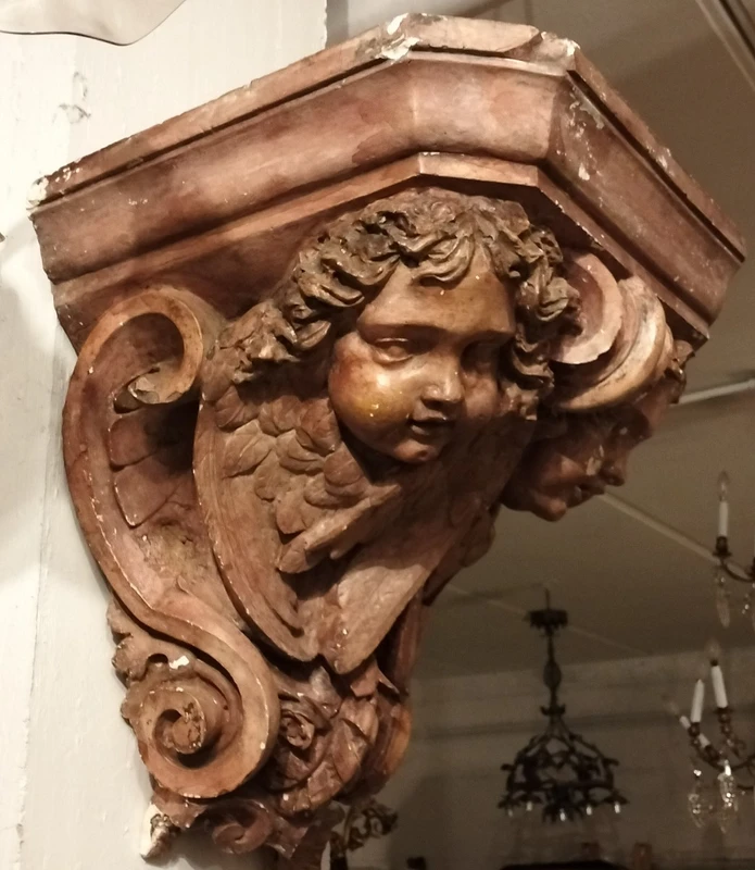 Capital with putti from 1800s Italy