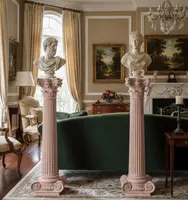 Colonne con capitelli del 1930 gesso e paglia