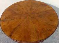 Tavolo tondo in noce del 1850 Bologna
