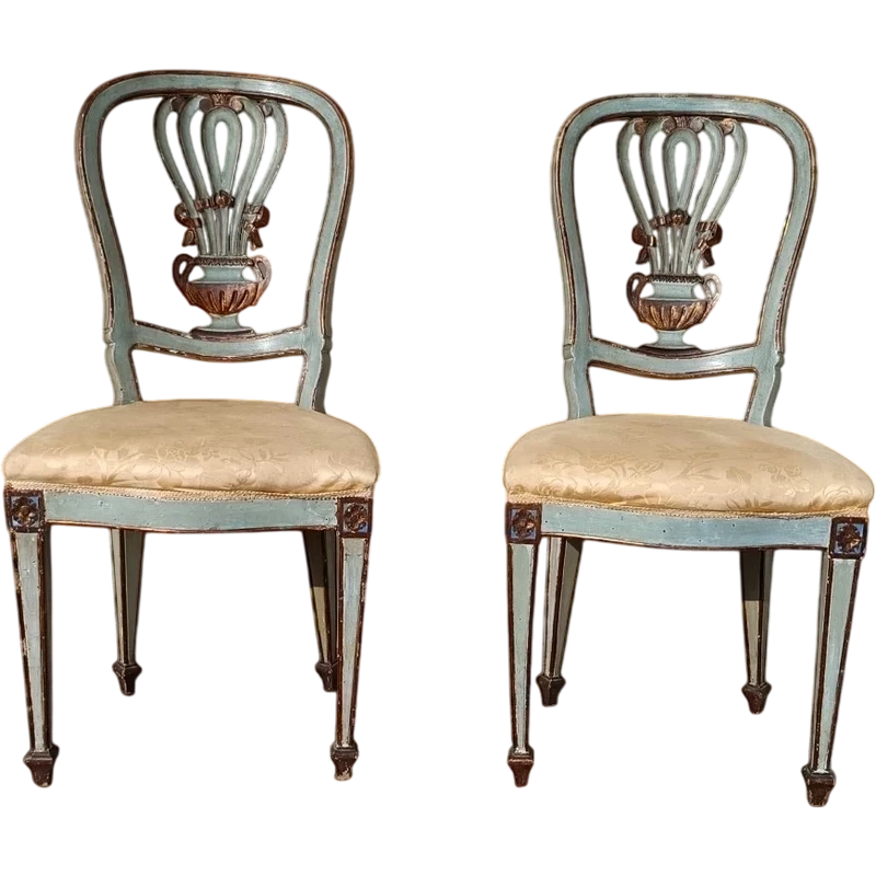 Paire de chaises baroques laquées du 18e siècle